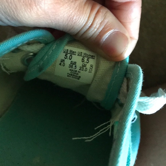 Vans - Picture 3 of 3